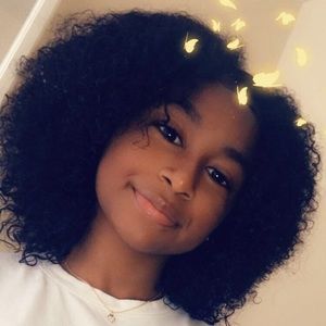 Meet your Posher, Mouna